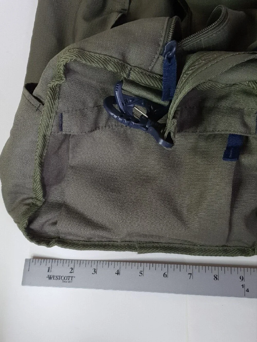 LeSportsac Olive Green Men's Duffel Bag with Shoulder Strap